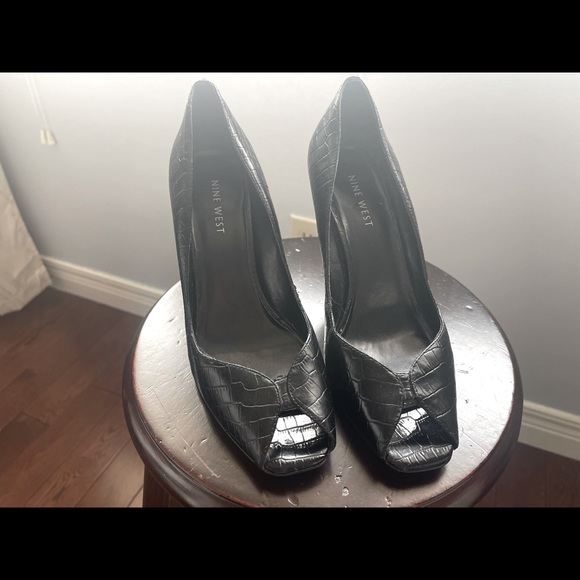 Women’s Nine West open toe heel shoes - Picture 3 of 6